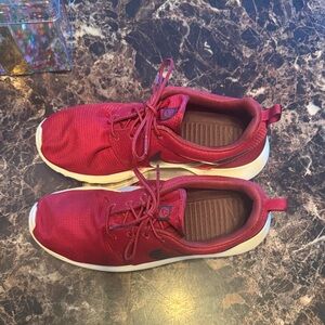 Nike Roshe One Red/Burgundy Ash-Sail Style 511881-613 - Men’s Size 9